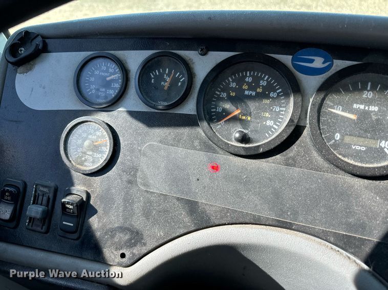 image for item NA9787 2005 Blue Bird blood donation bus