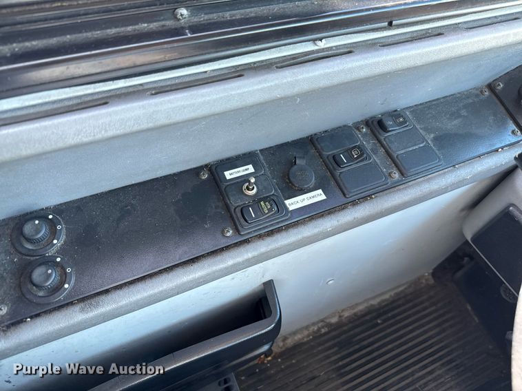 image for item NA9787 2005 Blue Bird blood donation bus