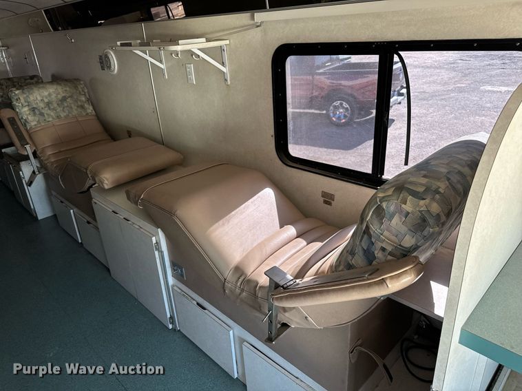 image for item NA9787 2005 Blue Bird blood donation bus