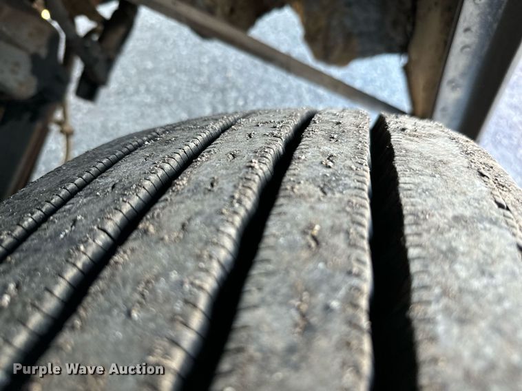 image for item NA9787 2005 Blue Bird blood donation bus