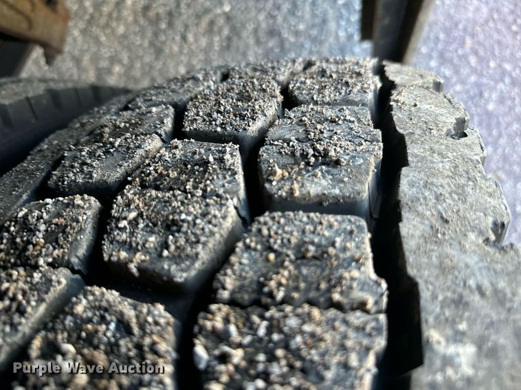 image for item NA9787 2005 Blue Bird blood donation bus