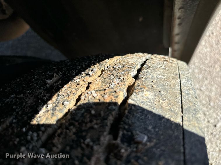 image for item NA9787 2005 Blue Bird blood donation bus