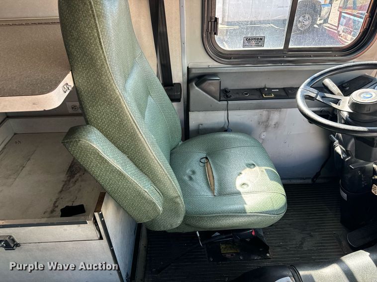 image for item NA9788 2006 Blue Bird blood donation bus