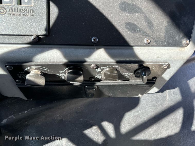 image for item NA9788 2006 Blue Bird blood donation bus