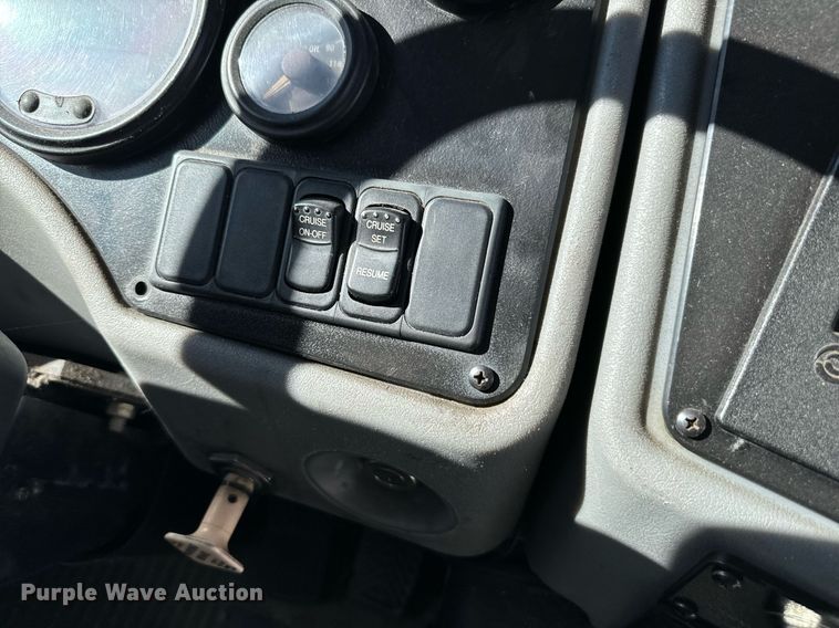 image for item NA9788 2006 Blue Bird blood donation bus