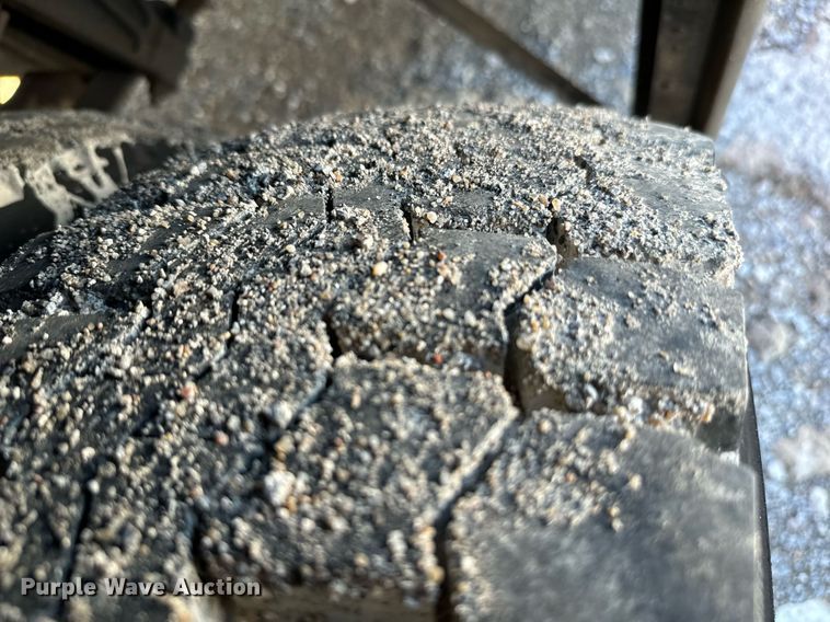 image for item NA9788 2006 Blue Bird blood donation bus