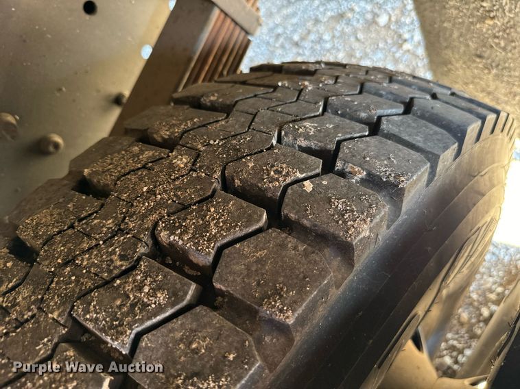 image for item NA9788 2006 Blue Bird blood donation bus