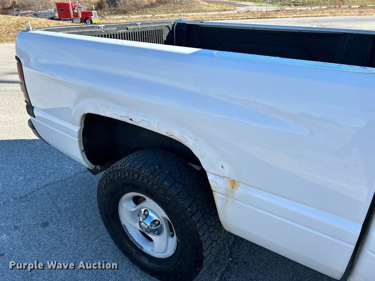 image for item NE9662 2001 Dodge  Ram 1500 Ext. Cab pickup truck