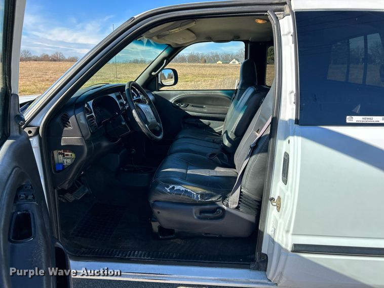 image for item NE9662 2001 Dodge  Ram 1500 Ext. Cab pickup truck