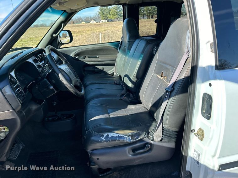 image for item NE9662 2001 Dodge  Ram 1500 Ext. Cab pickup truck