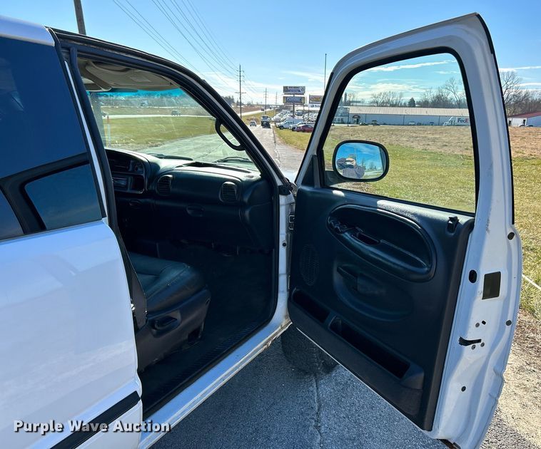 image for item NE9662 2001 Dodge  Ram 1500 Ext. Cab pickup truck