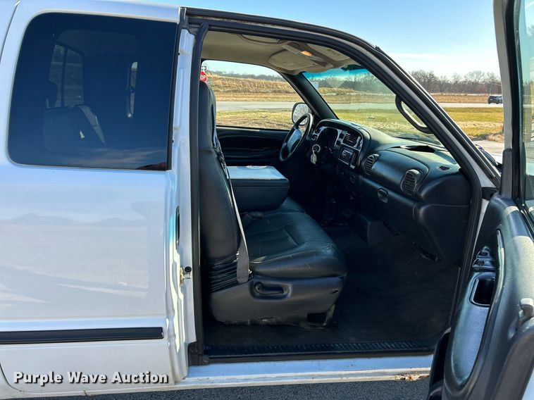 image for item NE9662 2001 Dodge  Ram 1500 Ext. Cab pickup truck