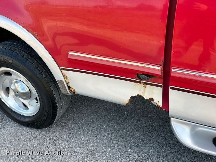 image for item NE9664 1997 Ford  F150 SuperCab pickup truck