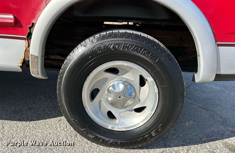 image for item NE9664 1997 Ford  F150 SuperCab pickup truck