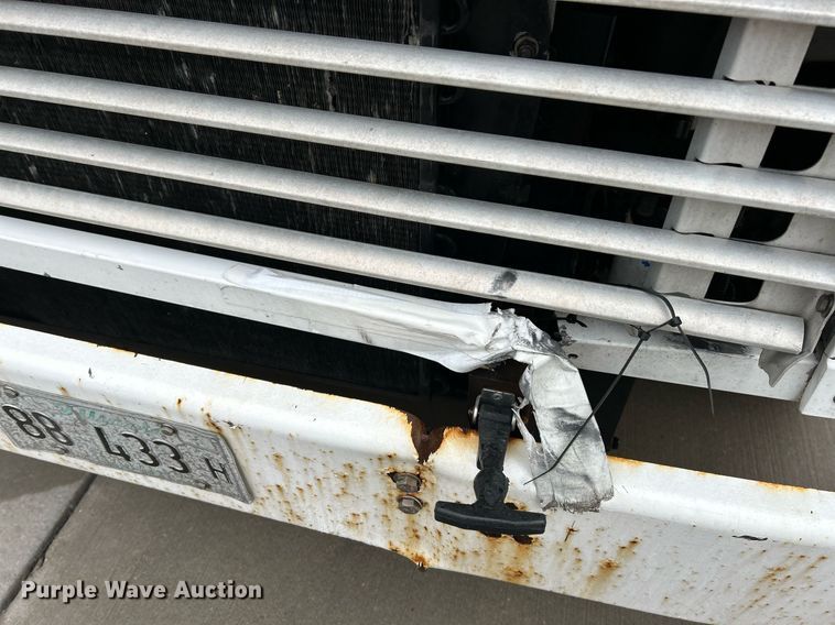 image for item NE9744 2005 Freightliner MT45 delivery truck