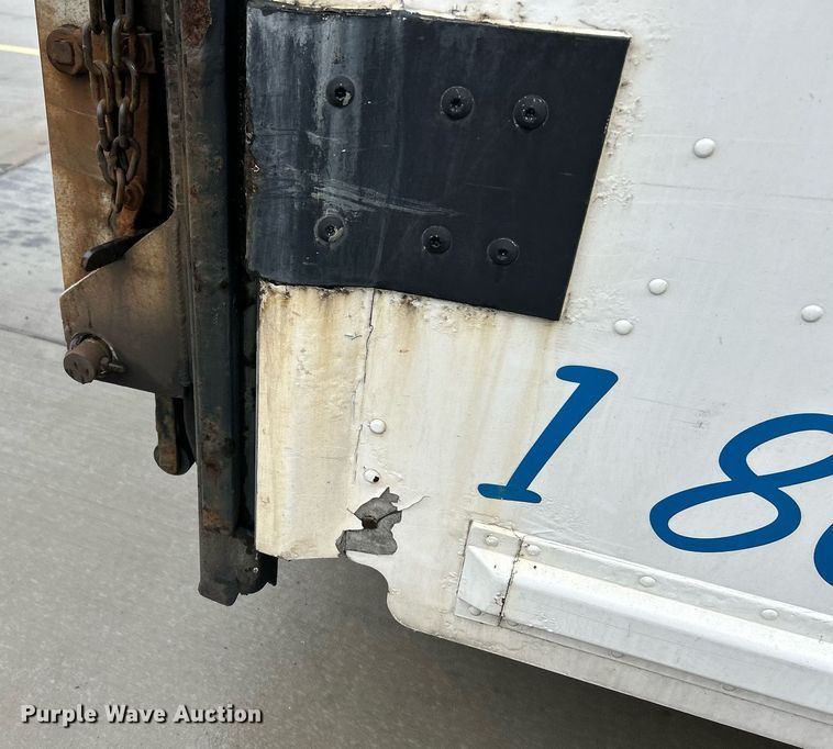 image for item NE9744 2005 Freightliner MT45 delivery truck