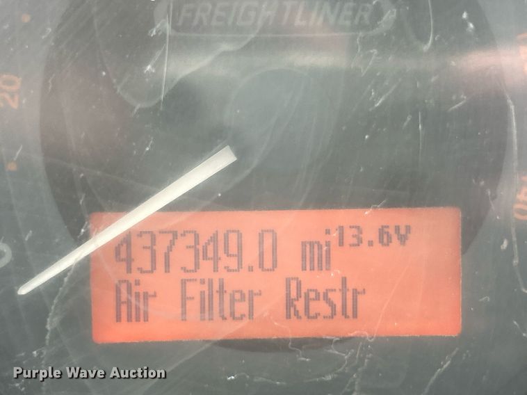 image for item NE9744 2005 Freightliner MT45 delivery truck