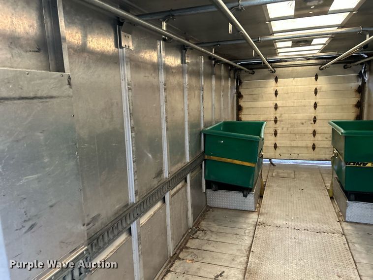 image for item NE9744 2005 Freightliner MT45 delivery truck