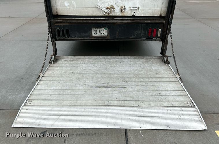 image for item NE9744 2005 Freightliner MT45 delivery truck