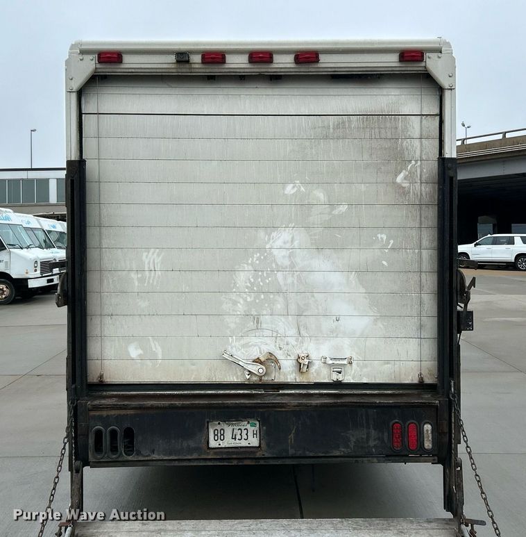 image for item NE9744 2005 Freightliner MT45 delivery truck