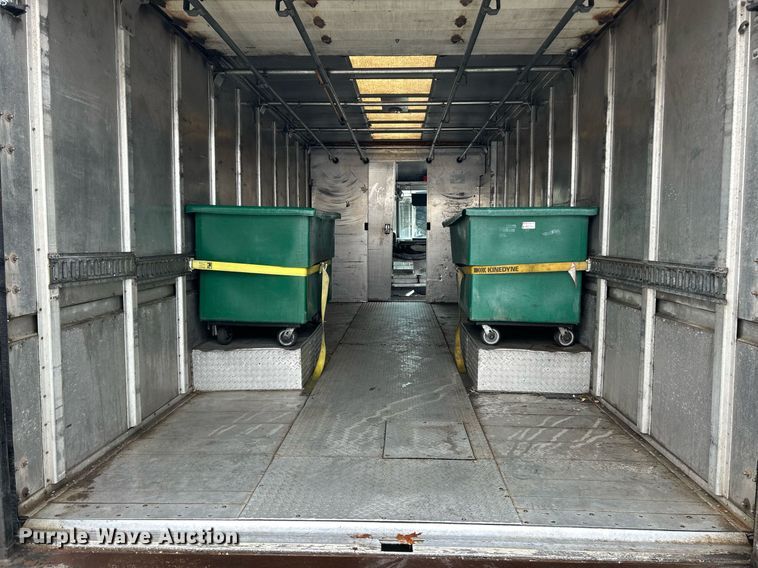 image for item NE9744 2005 Freightliner MT45 delivery truck