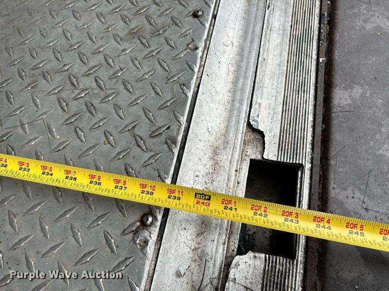 image for item NE9744 2005 Freightliner MT45 delivery truck