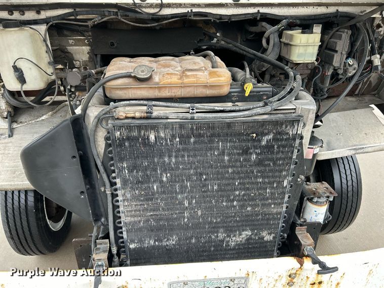 image for item NE9744 2005 Freightliner MT45 delivery truck