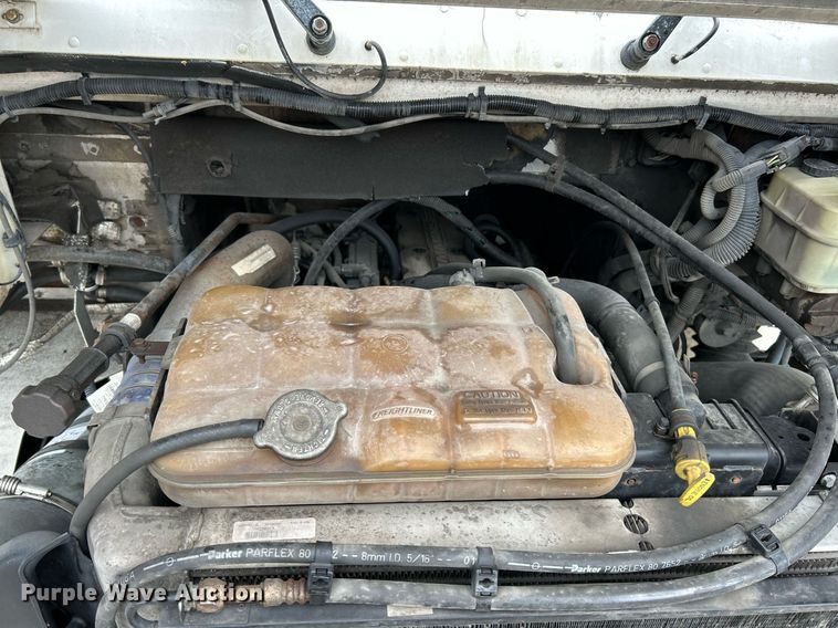 image for item NE9744 2005 Freightliner MT45 delivery truck