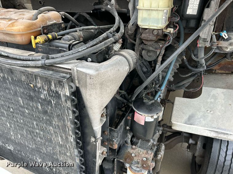 image for item NE9744 2005 Freightliner MT45 delivery truck