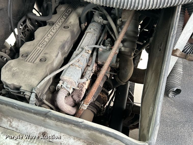 image for item NE9744 2005 Freightliner MT45 delivery truck