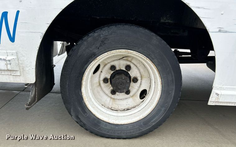 image for item NE9744 2005 Freightliner MT45 delivery truck