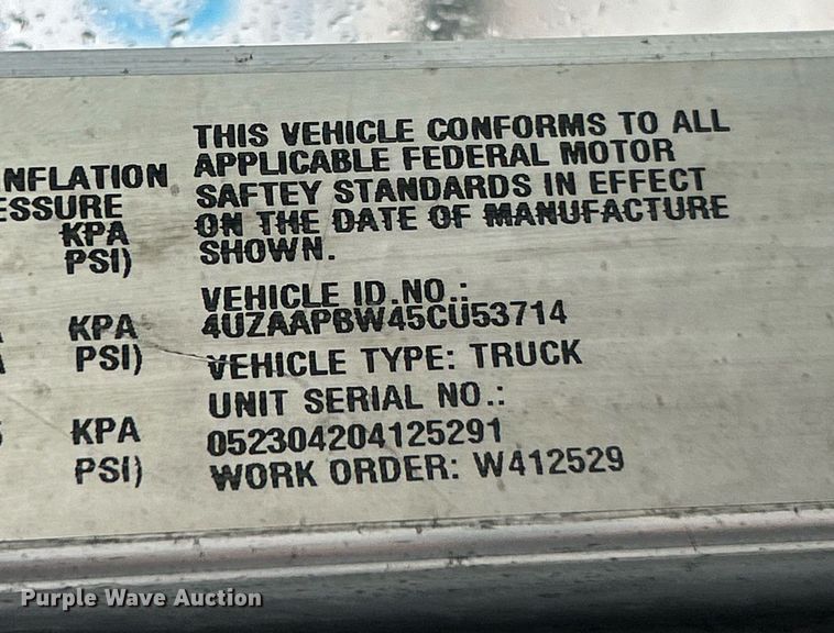 image for item NE9744 2005 Freightliner MT45 delivery truck