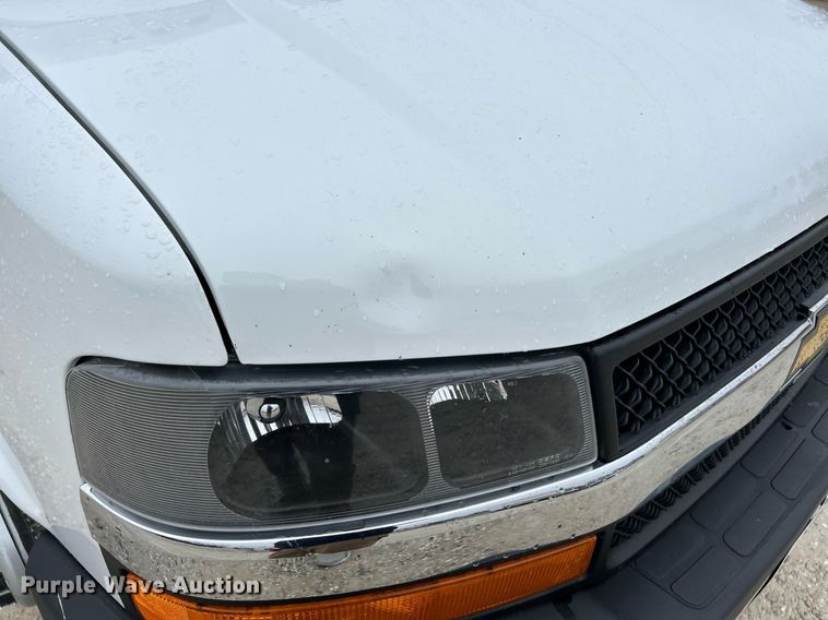 image for item NE9759 2014 Chevrolet Express 4500 box truck