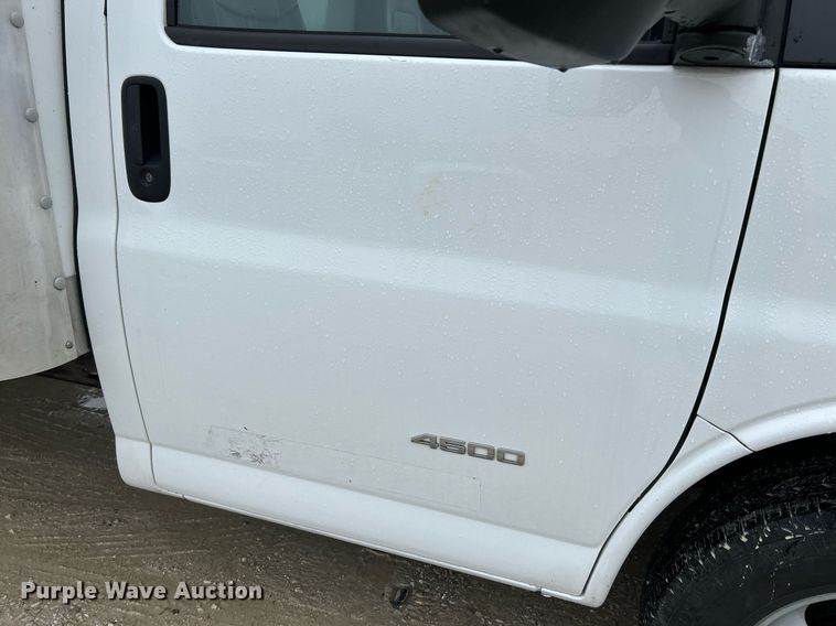image for item NE9759 2014 Chevrolet Express 4500 box truck