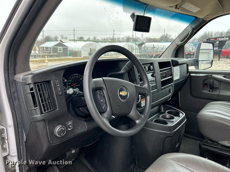 image for item NE9759 2014 Chevrolet Express 4500 box truck