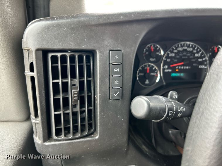 image for item NE9759 2014 Chevrolet Express 4500 box truck