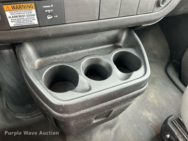 image for item NE9759 2014 Chevrolet Express 4500 box truck