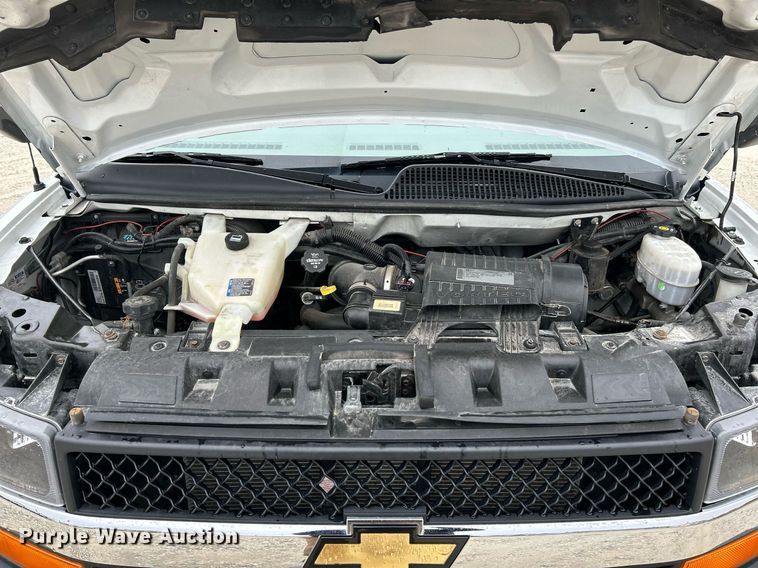 image for item NE9759 2014 Chevrolet Express 4500 box truck