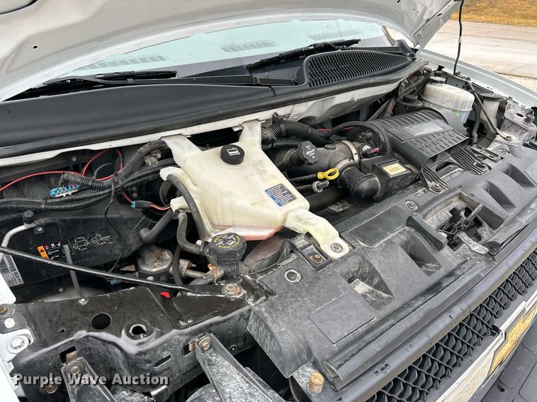 image for item NE9759 2014 Chevrolet Express 4500 box truck