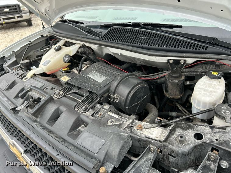 image for item NE9759 2014 Chevrolet Express 4500 box truck