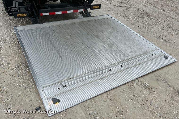 image for item NE9759 2014 Chevrolet Express 4500 box truck