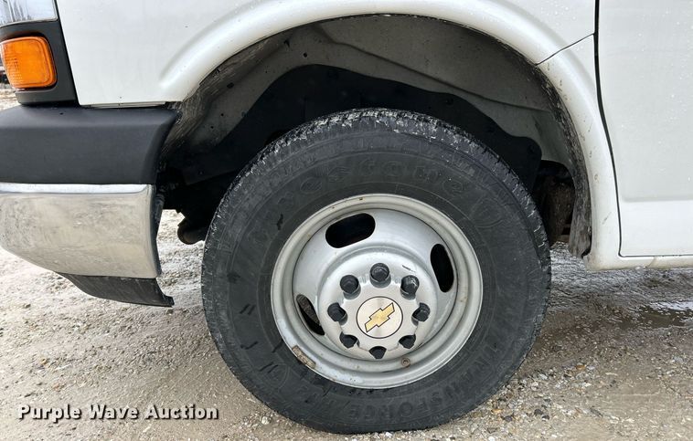 image for item NE9759 2014 Chevrolet Express 4500 box truck