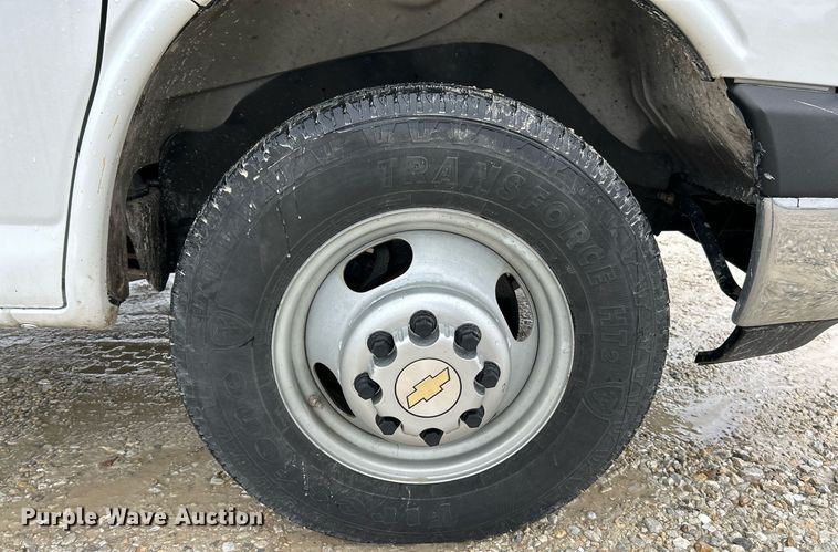 image for item NE9759 2014 Chevrolet Express 4500 box truck