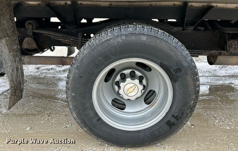 image for item NE9759 2014 Chevrolet Express 4500 box truck