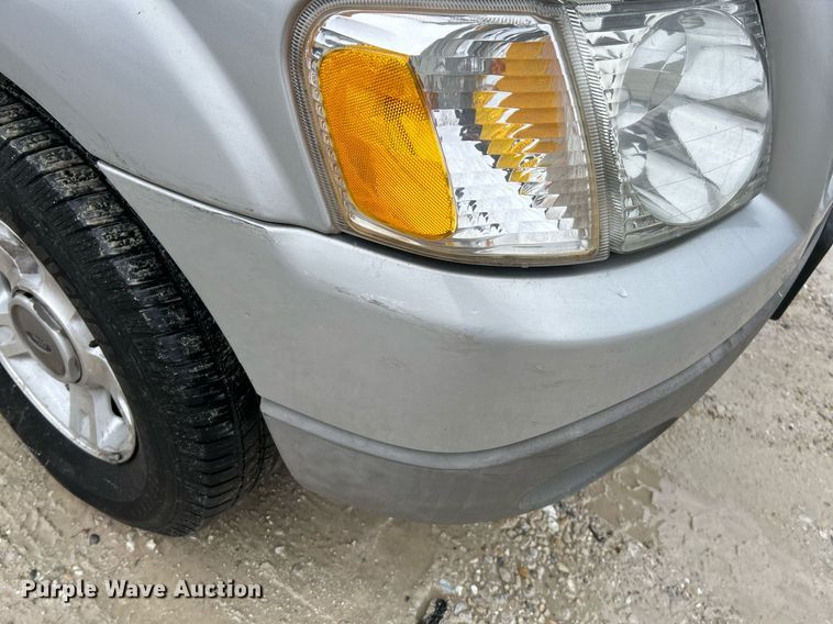 image for item NE9760 2002 Ford Explorer Sports Trac SUV