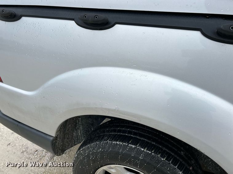 image for item NE9760 2002 Ford Explorer Sports Trac SUV