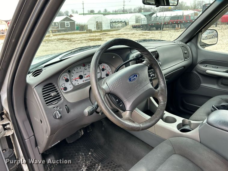 image for item NE9760 2002 Ford Explorer Sports Trac SUV