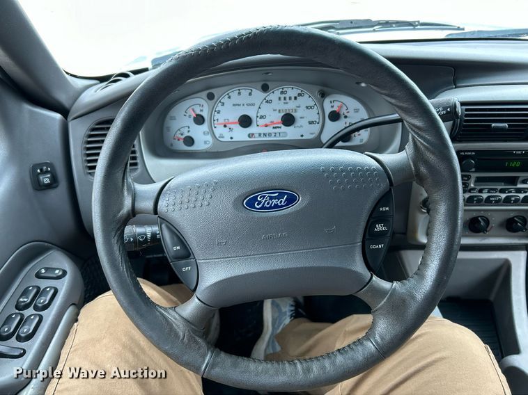 image for item NE9760 2002 Ford Explorer Sports Trac SUV