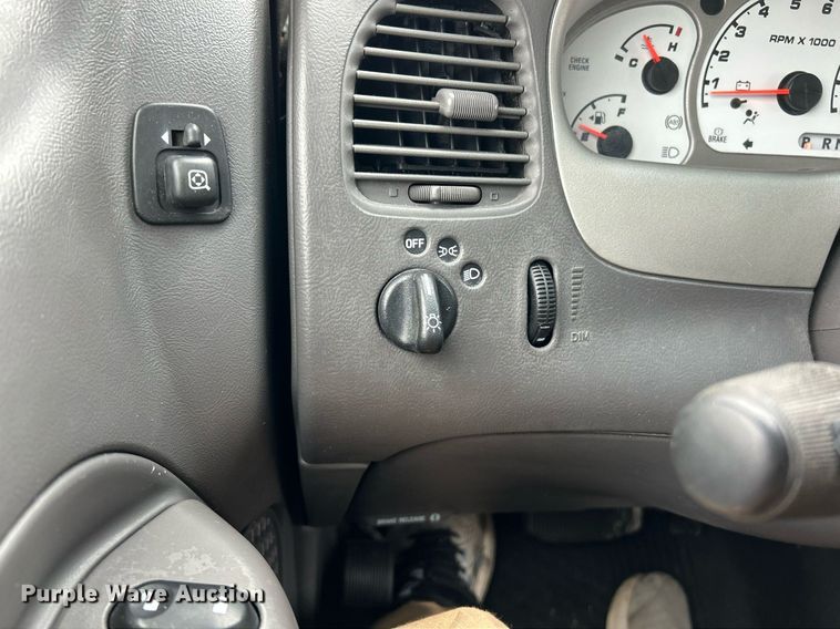 image for item NE9760 2002 Ford Explorer Sports Trac SUV