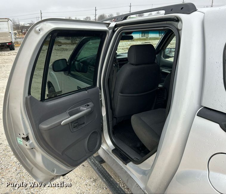 image for item NE9760 2002 Ford Explorer Sports Trac SUV